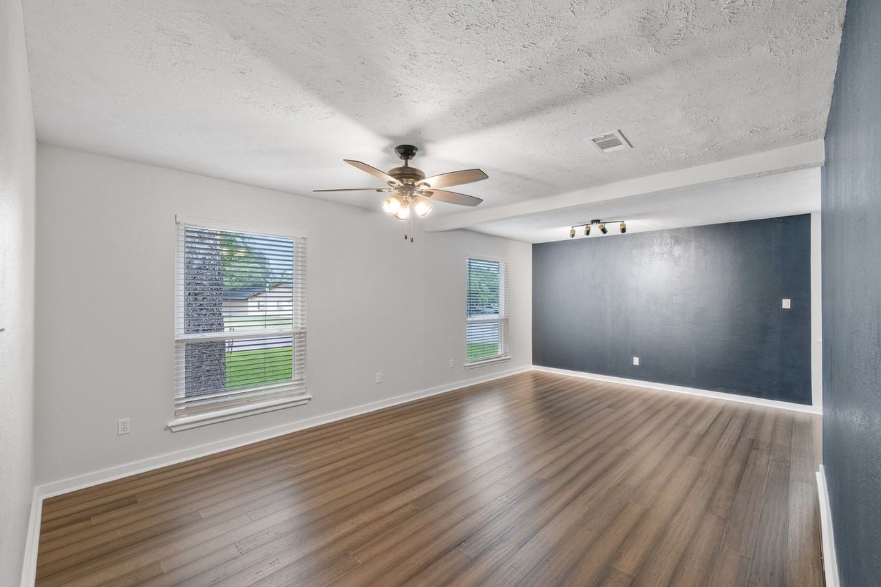1222 Haines Dr - Photo 3 of 23