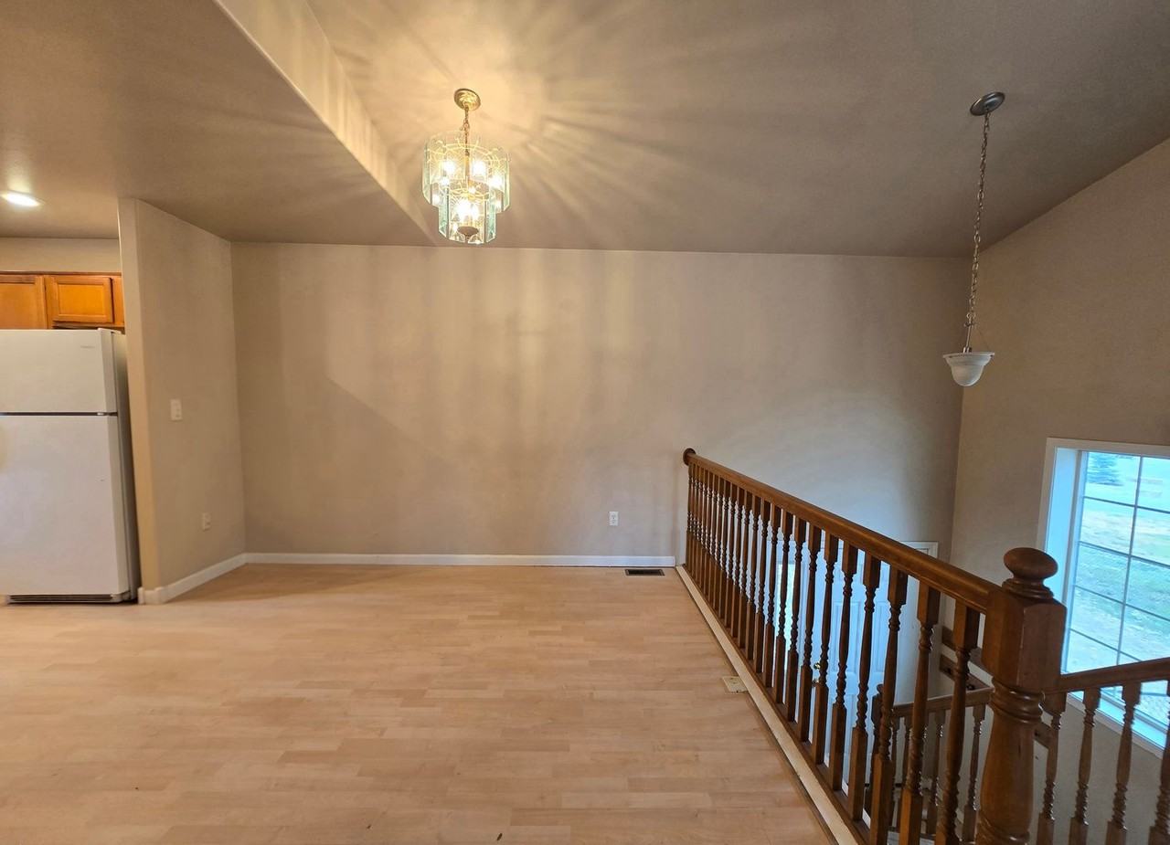 1317 Mirror Lake Ln - Photo 7 of 17