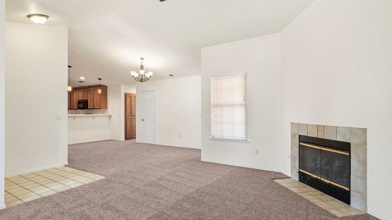 5710 Fox Creek Dr - Photo 4 of 18
