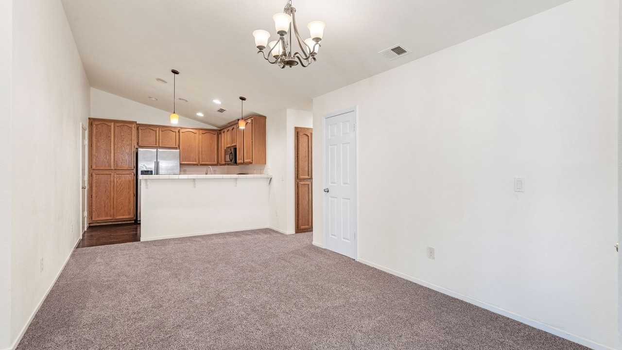 5710 Fox Creek Dr - Photo 5 of 18