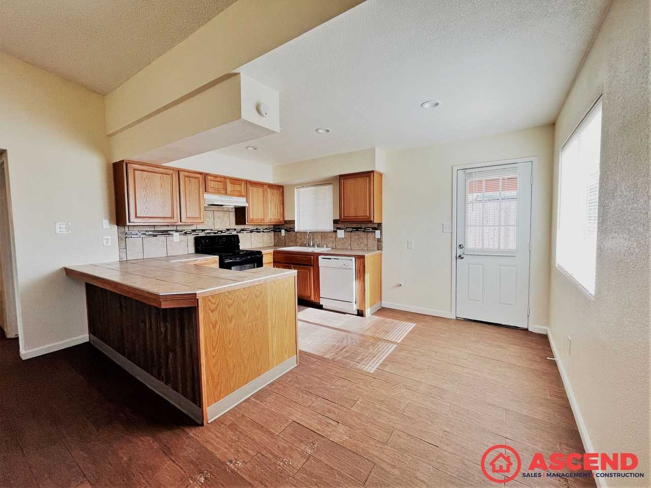 8516 Haupt Ave - Photo 4 of 11