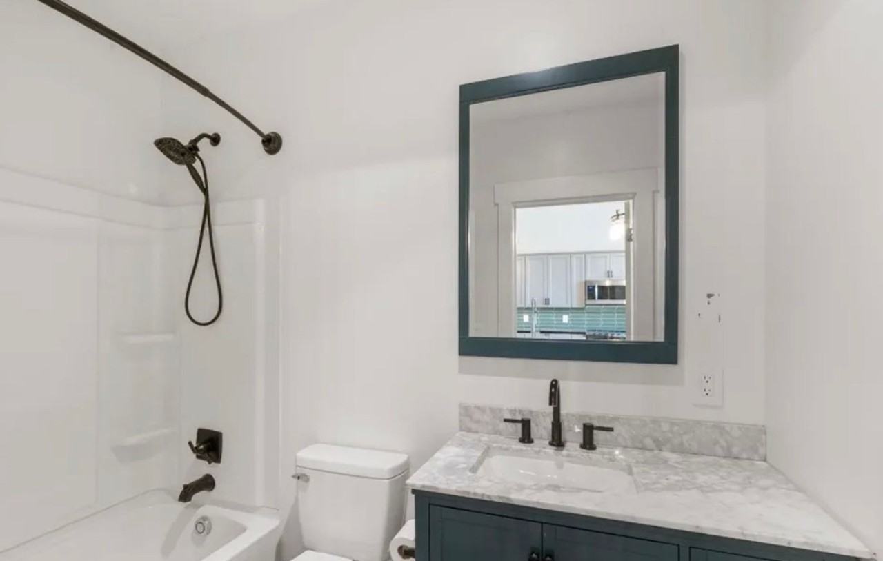 48 Market Pl - Photo 2 of 8