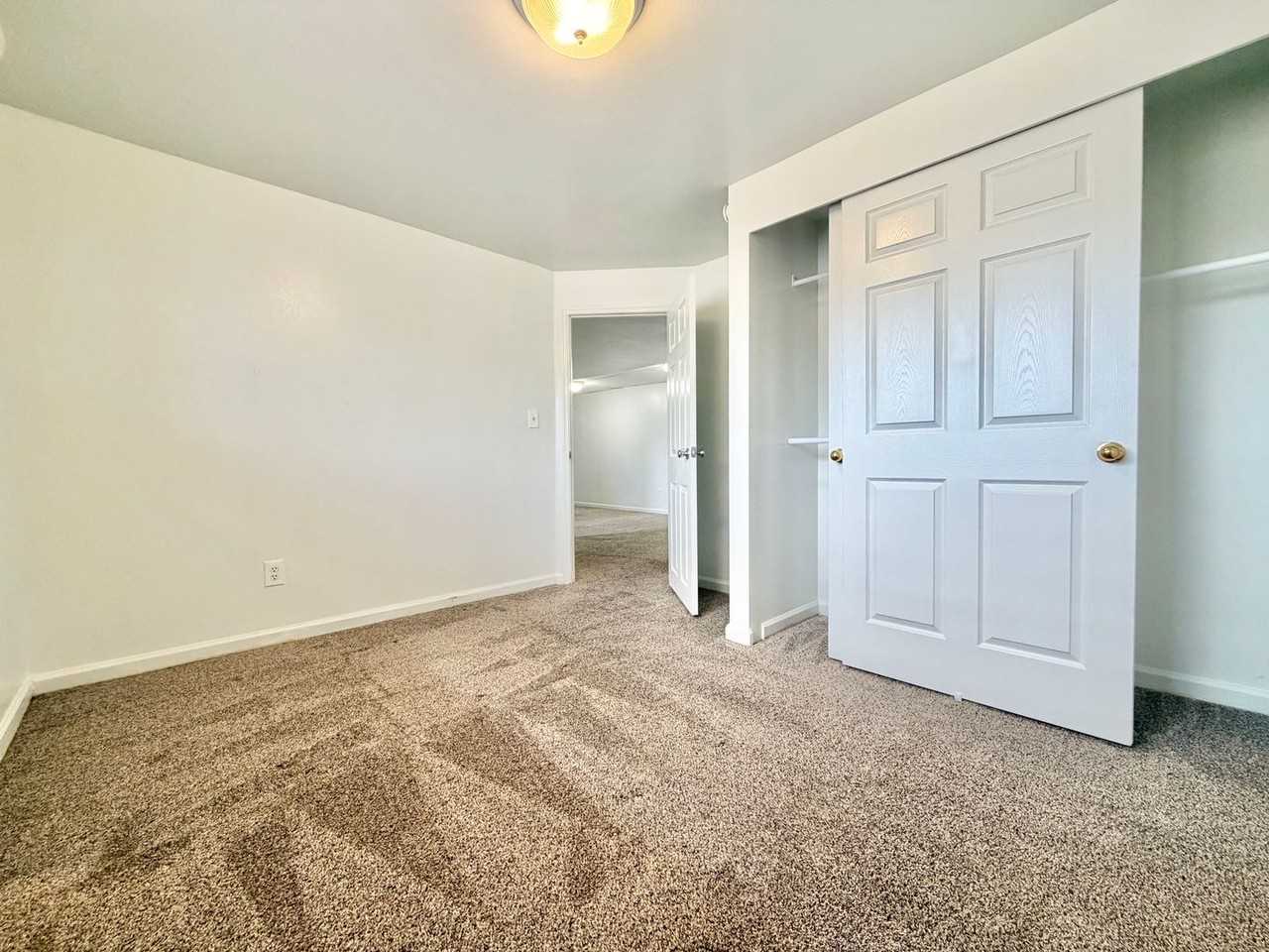 7685 S 2550 W - Photo 4 of 21