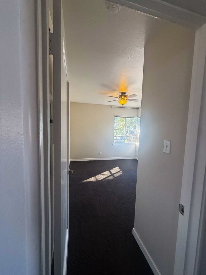 647 N San Pedro St - Photo 2 of 14