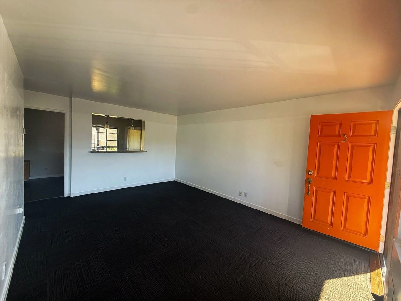 647 N San Pedro St - Photo 3 of 14