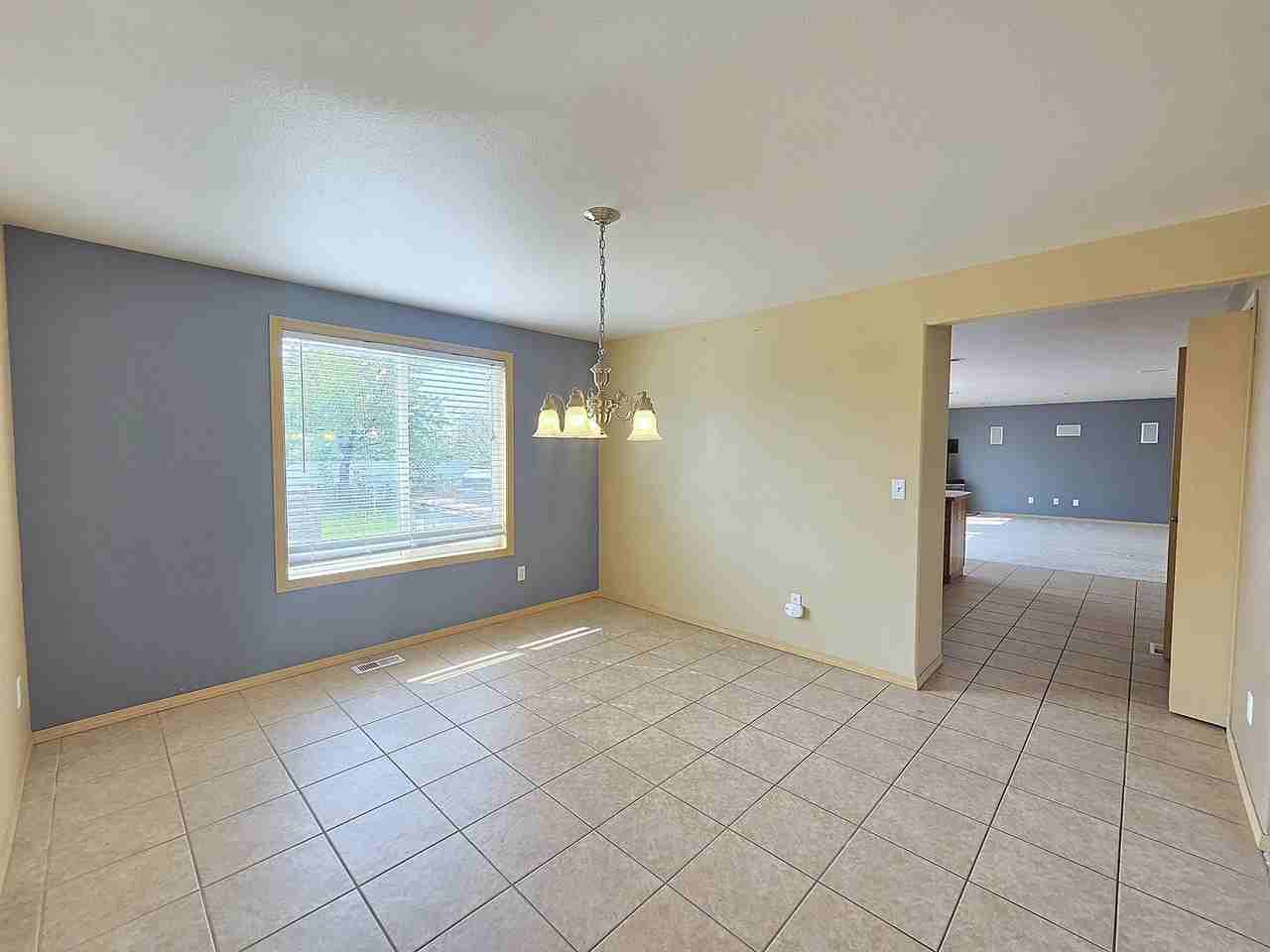 7008 S Lucas St - Photo 5 of 23