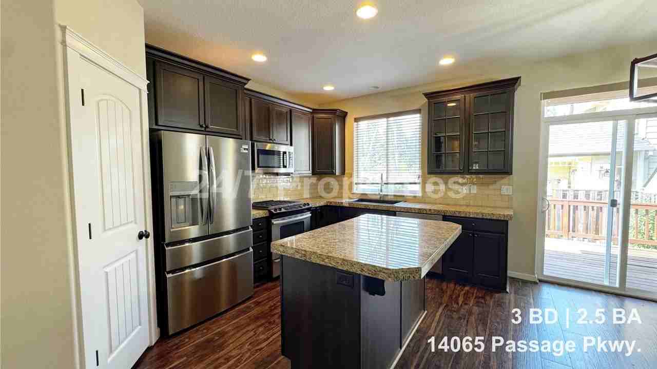 14065 Passage Pkwy - Photo 3 of 8