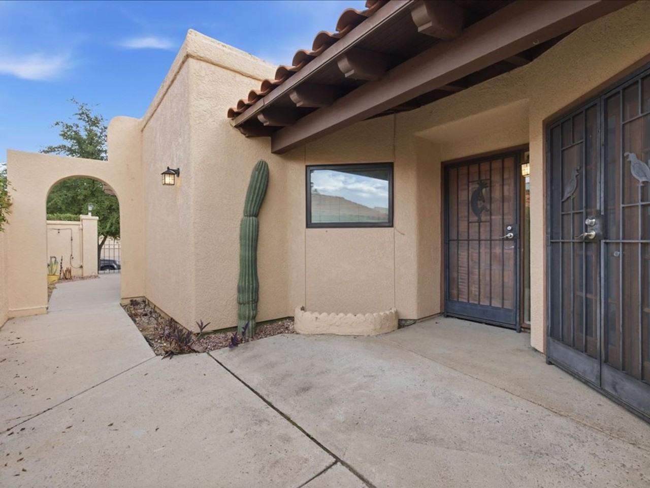 10111 N Spyglass Pl - Photo 4 of 27