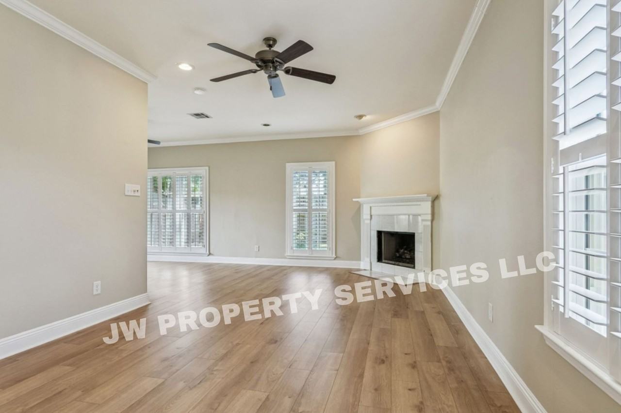 3412 White St - Photo 3 of 11