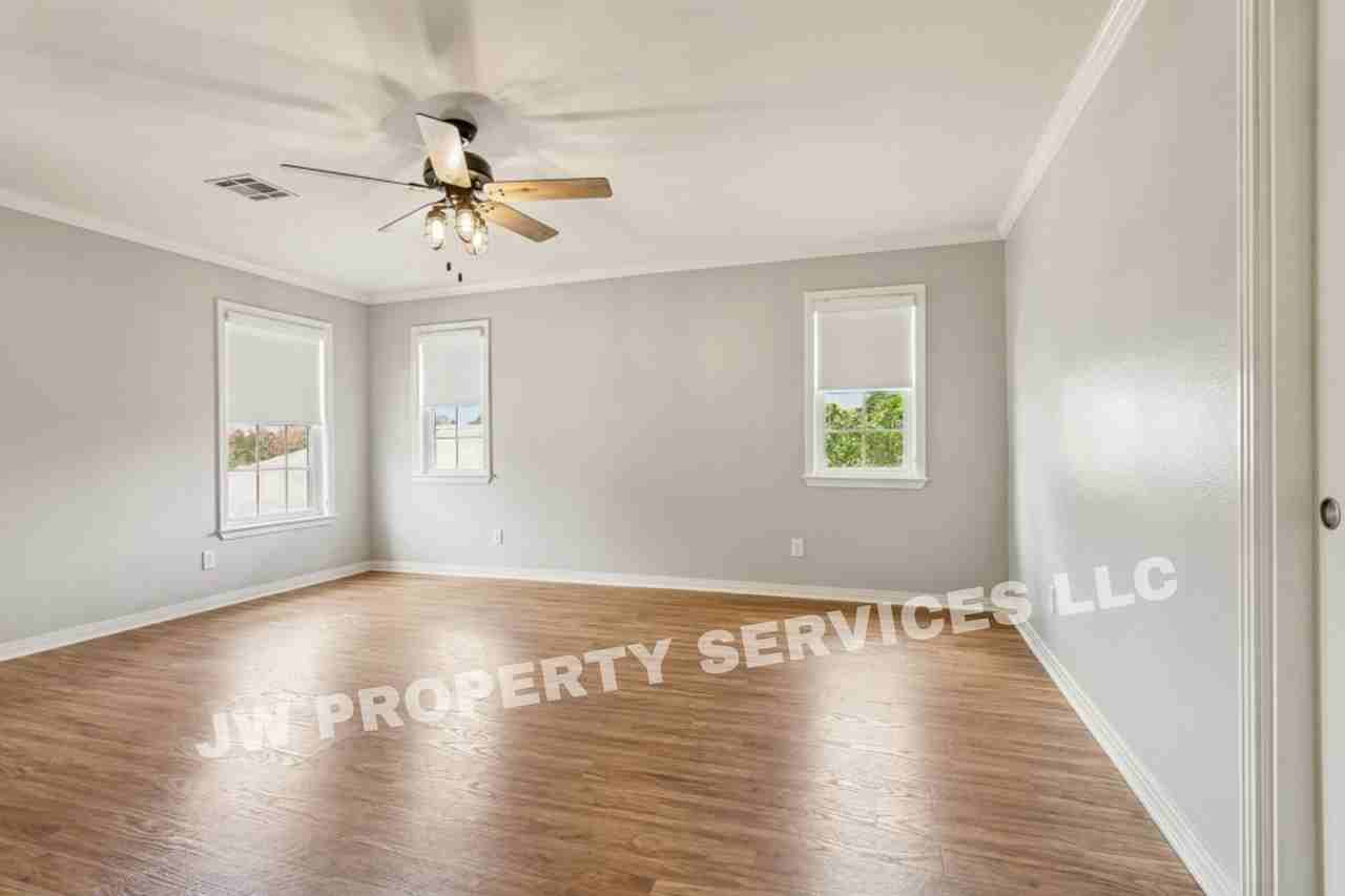 3412 White St - Photo 6 of 11
