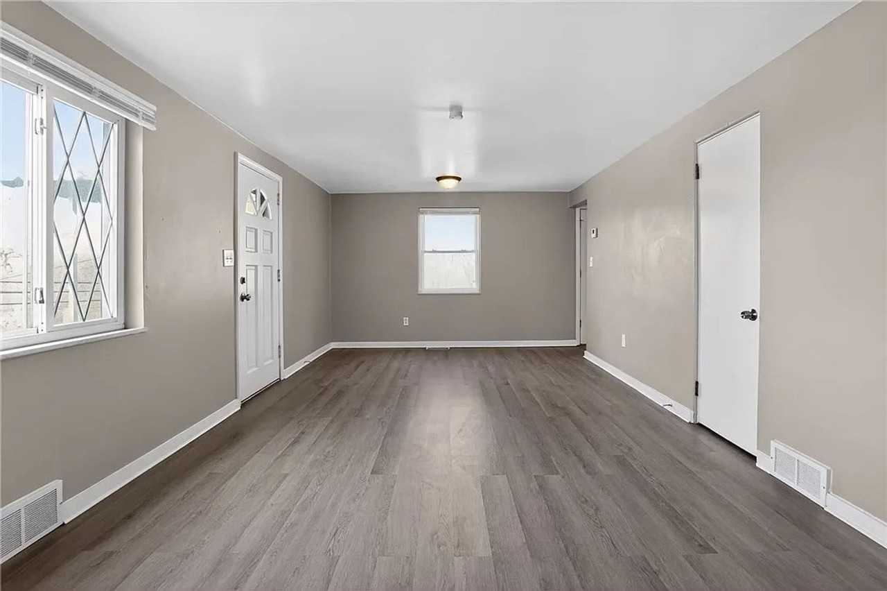 8030 Lincoln Rd - Photo 2 of 28