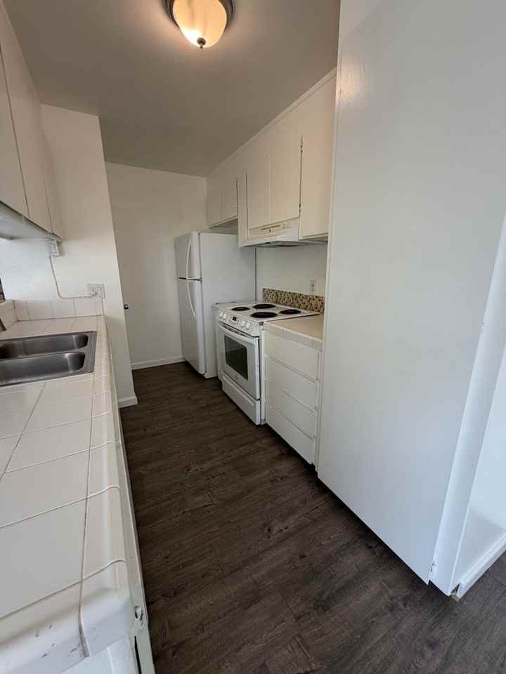4930 N Holt Ave #101 - Photo 4 of 15