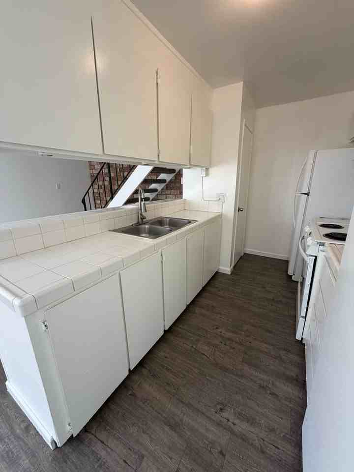 4930 N Holt Ave #101 - Photo 5 of 15