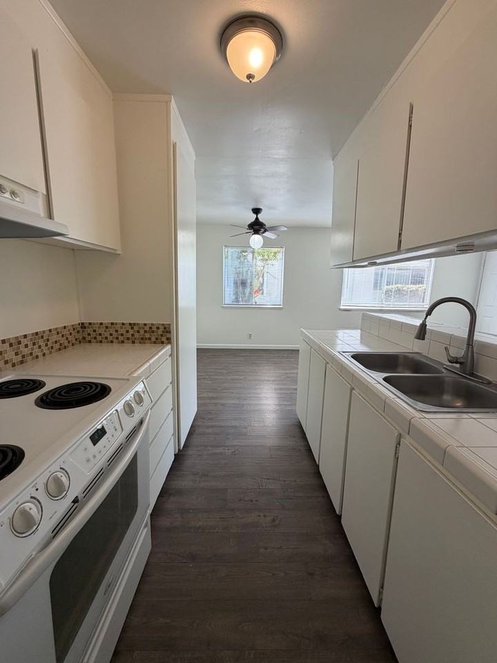 4930 N Holt Ave #101 - Photo 6 of 15
