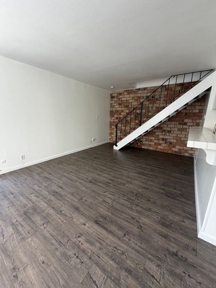 4930 N Holt Ave #101 - Photo 7 of 15