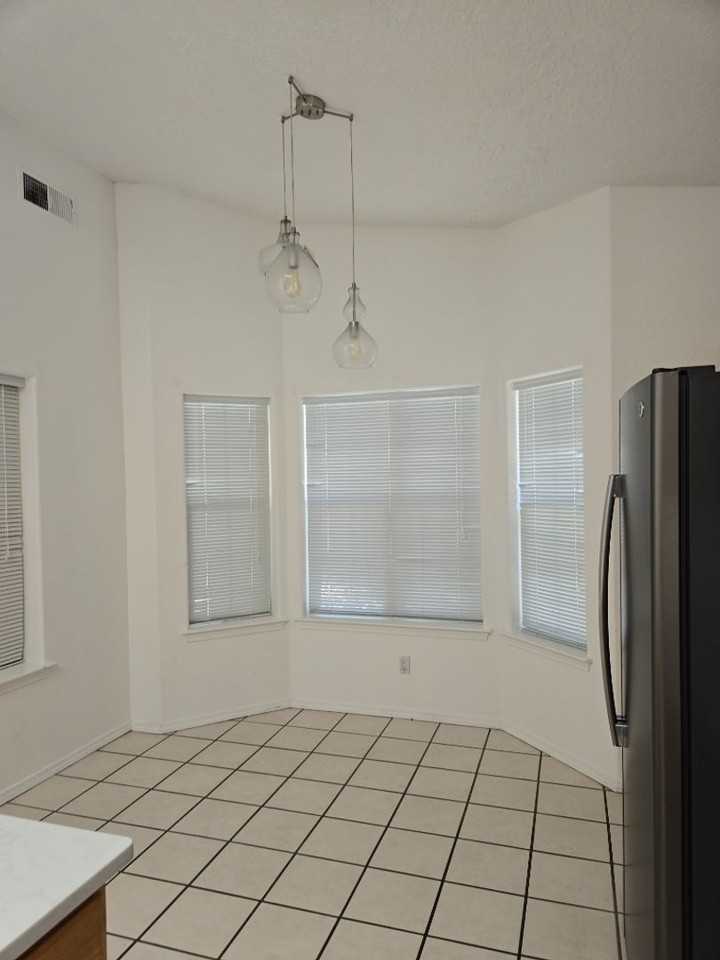 8415 Calle Soquelle Ne - Photo 4 of 21