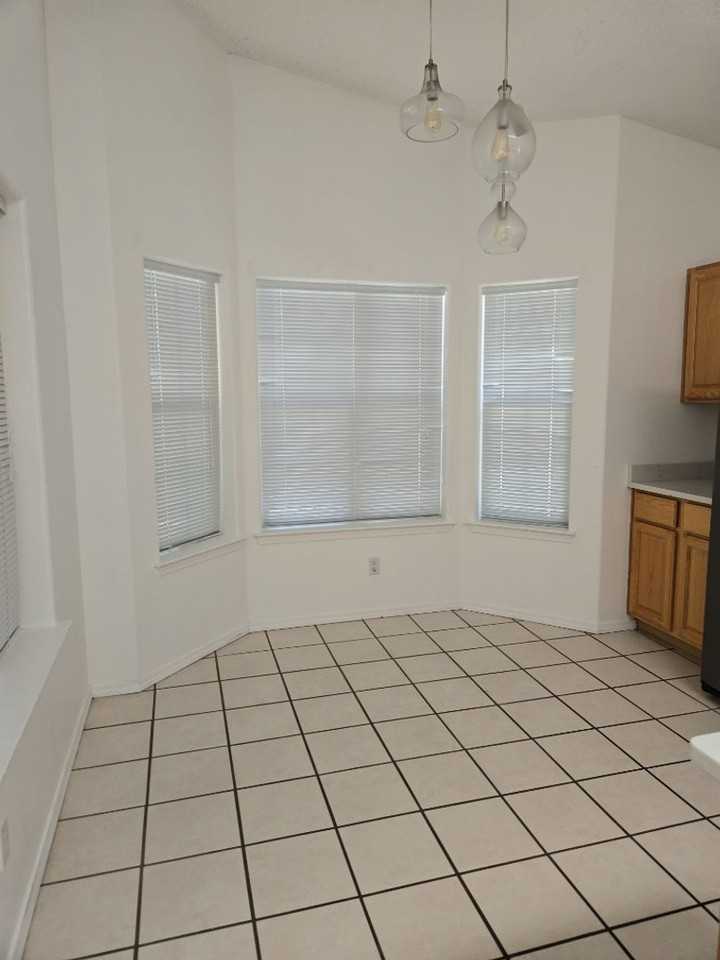 8415 Calle Soquelle Ne - Photo 5 of 21