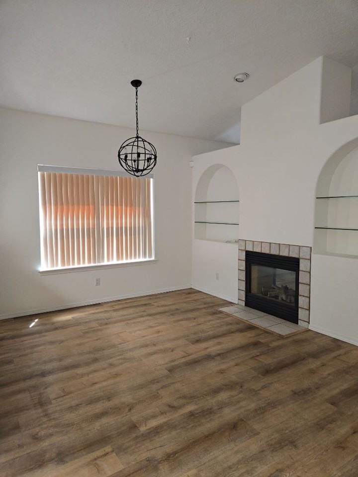 8415 Calle Soquelle Ne - Photo 6 of 21