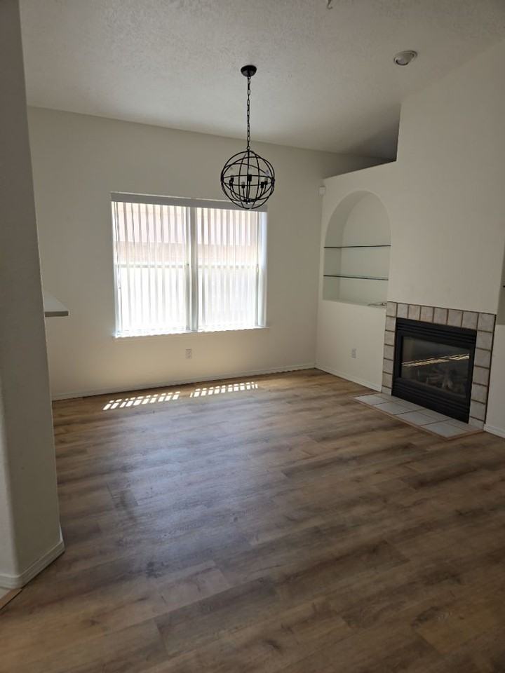 8415 Calle Soquelle Ne - Photo 7 of 21