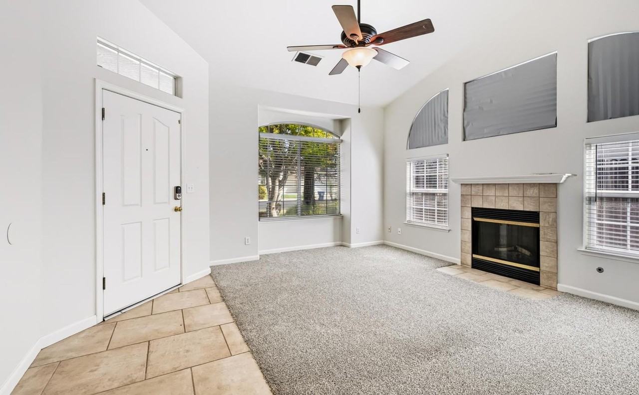 352 W Kelly Ave - Photo 4 of 33