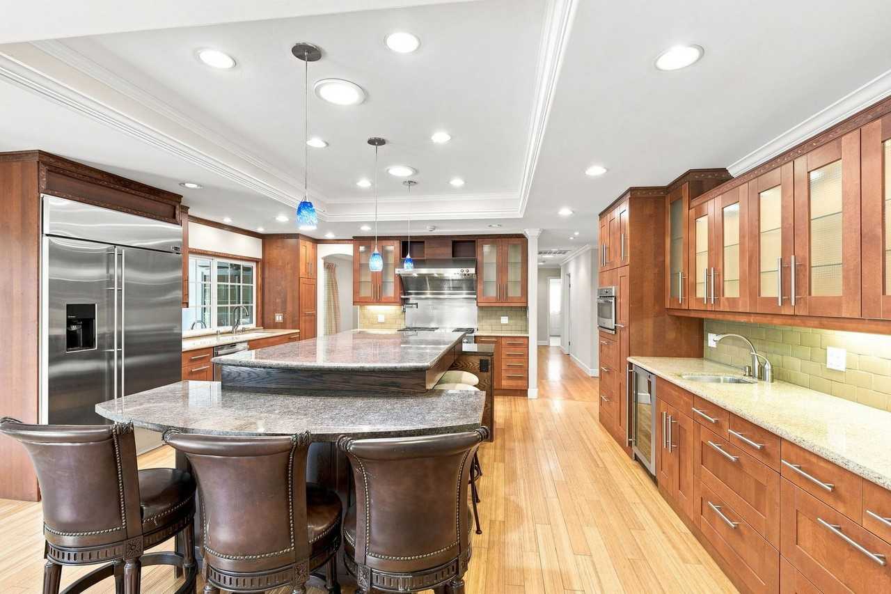 12445 Green Meadow Ln - Photo 4 of 35