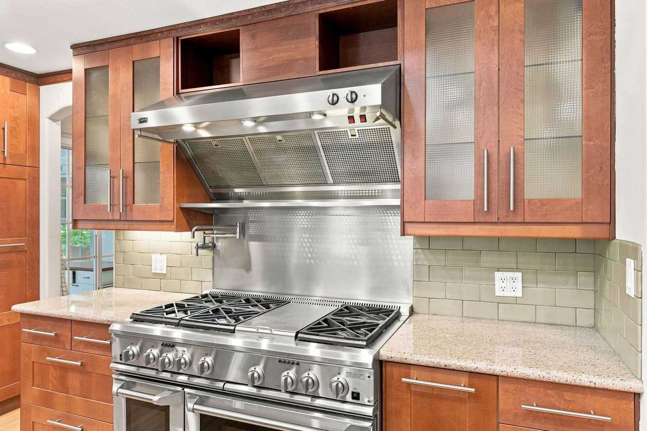 12445 Green Meadow Ln - Photo 7 of 35