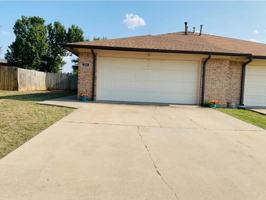 featured image of 2707 Ne Euclid Ave