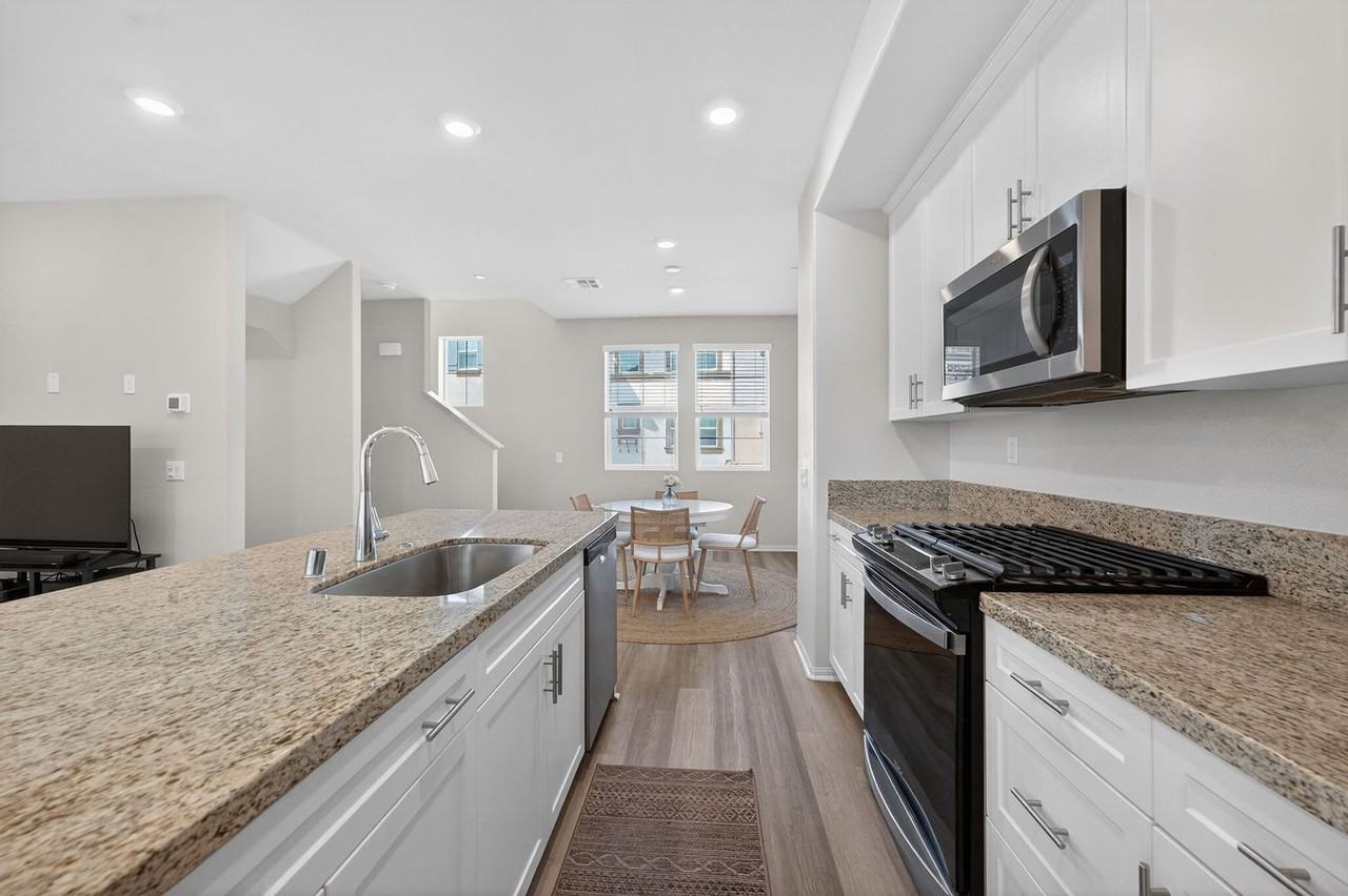 40379 Melrose Dr - Photo 2 of 50