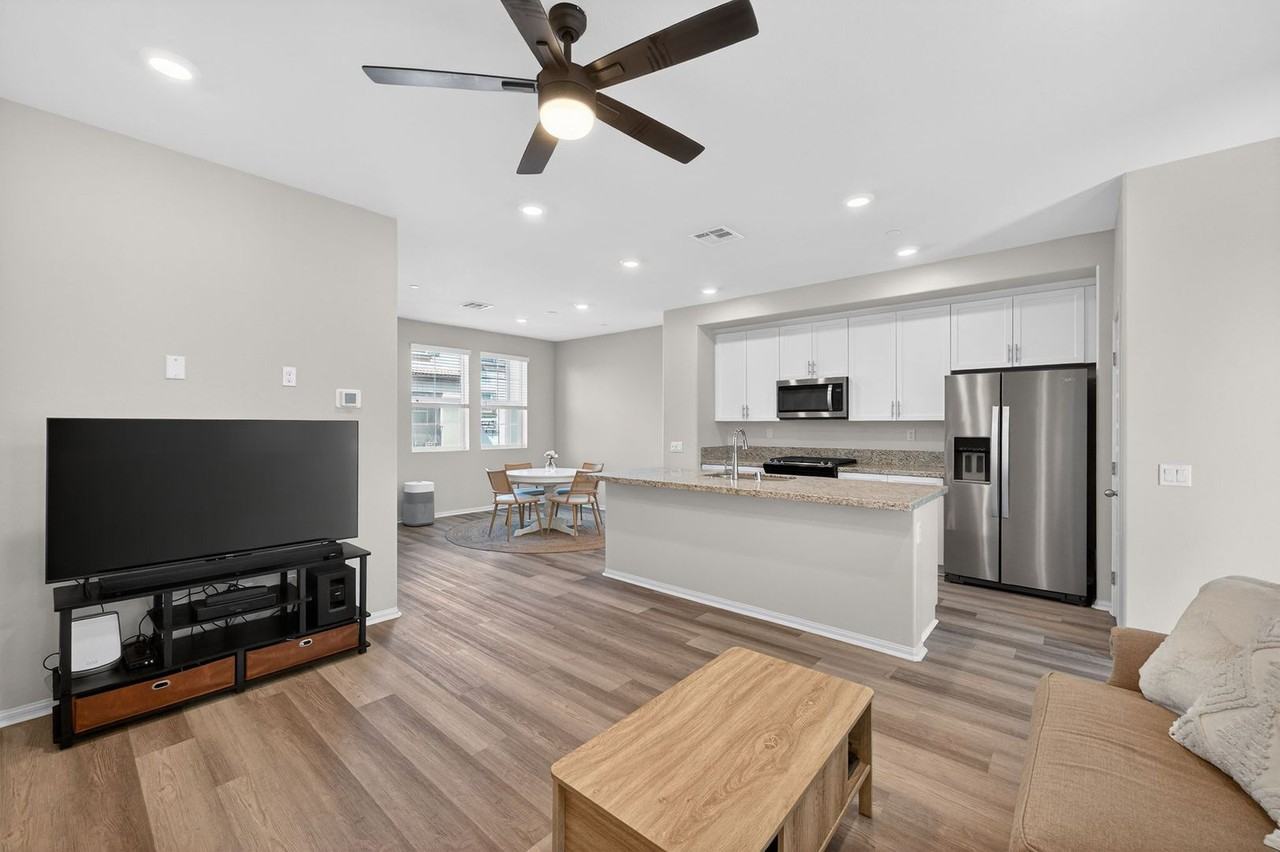 40379 Melrose Dr - Photo 5 of 50