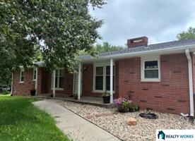 featured image of 6345 Huntington Ave