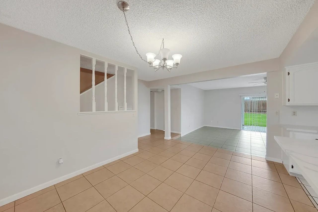 2297 N Polk St - Photo 7 of 37