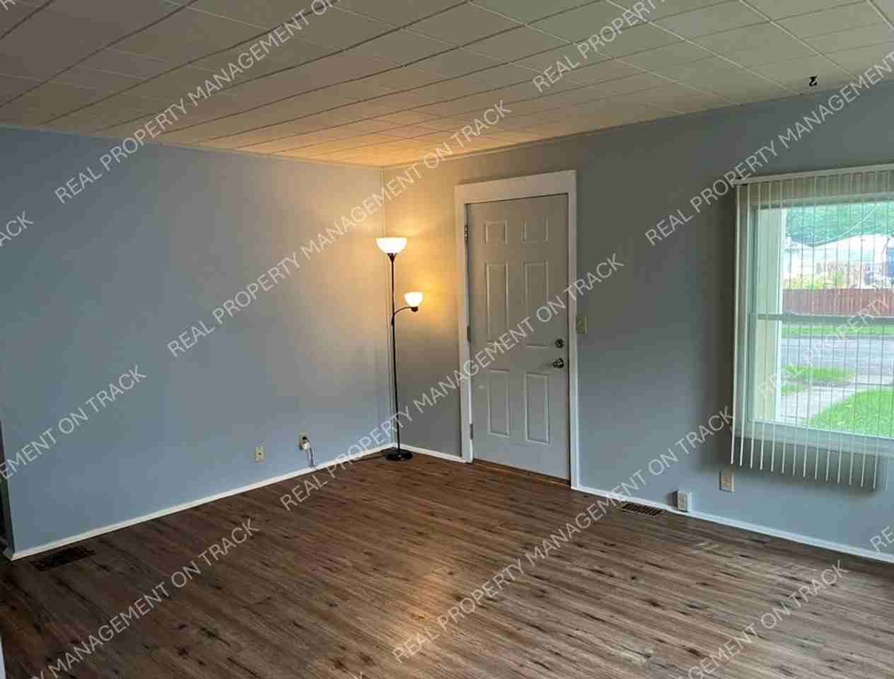 2823 Garfield Dr - Photo 4 of 11
