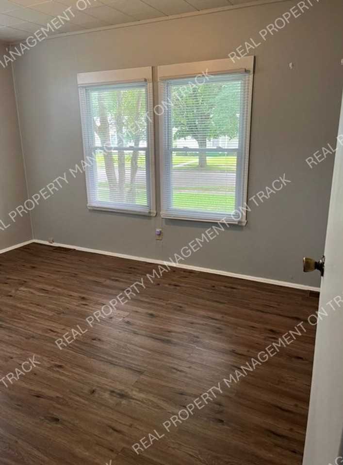 2823 Garfield Dr - Photo 5 of 11