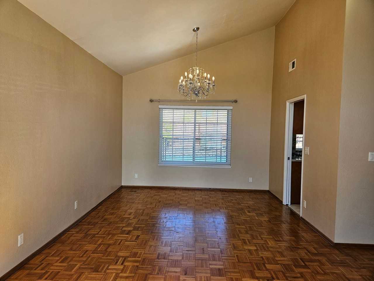 3076 Valleywood Ct - Photo 4 of 24
