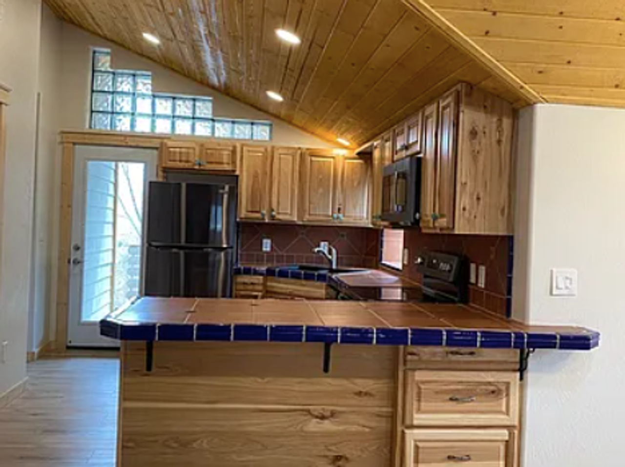 415 E Ashurst Ave - Photo 4 of 17