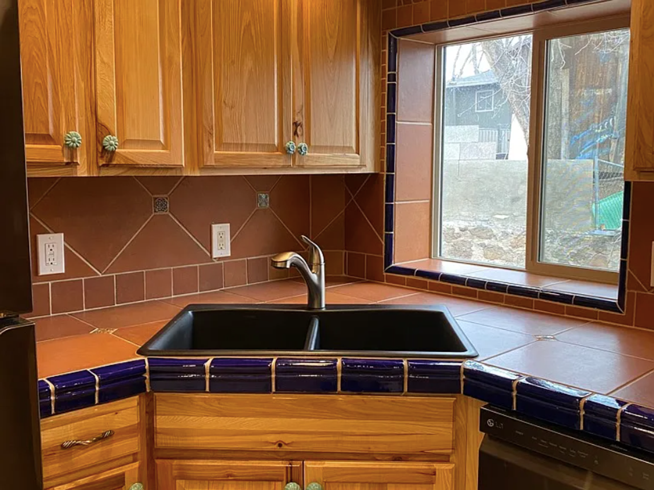 415 E Ashurst Ave - Photo 6 of 17