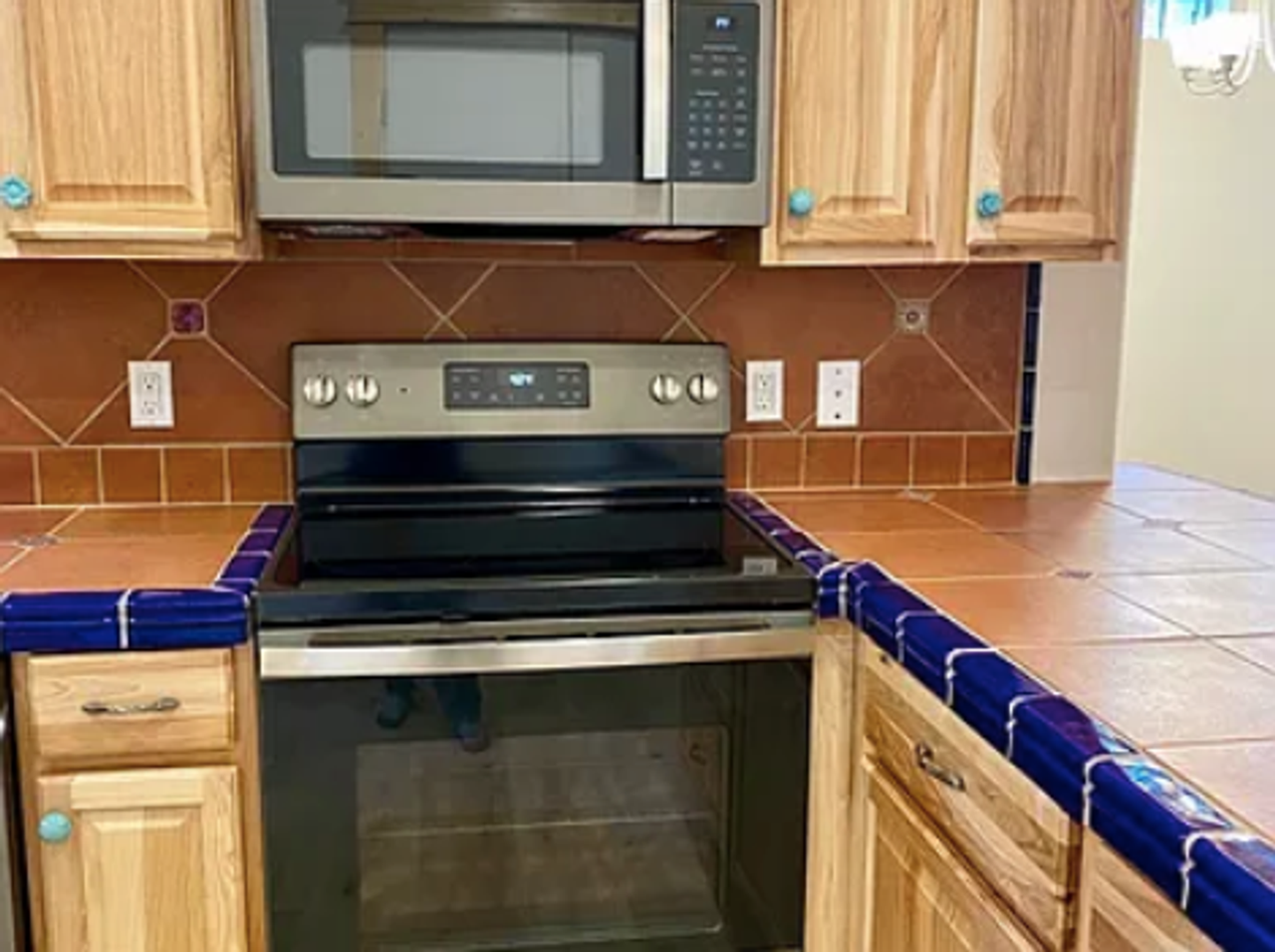 415 E Ashurst Ave - Photo 7 of 17