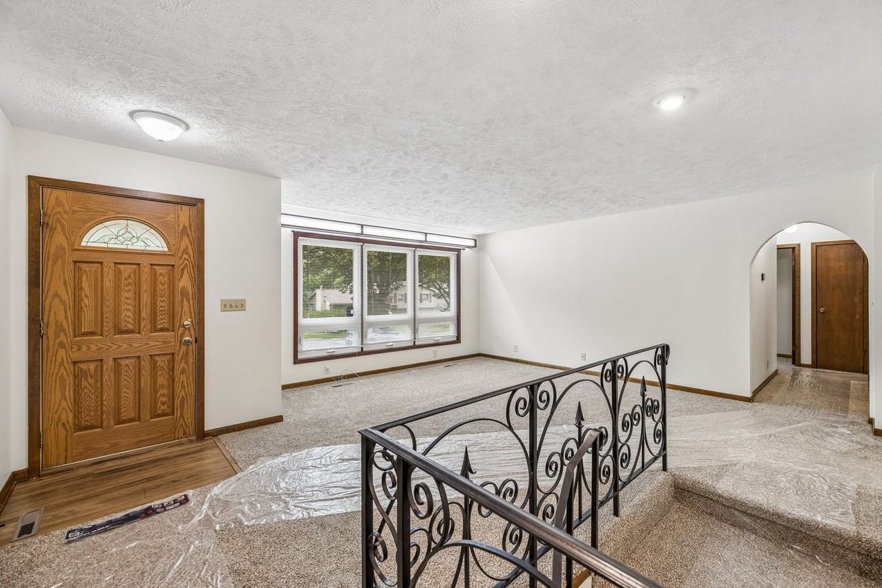 1920 Oakdale Ave - Photo 6 of 38