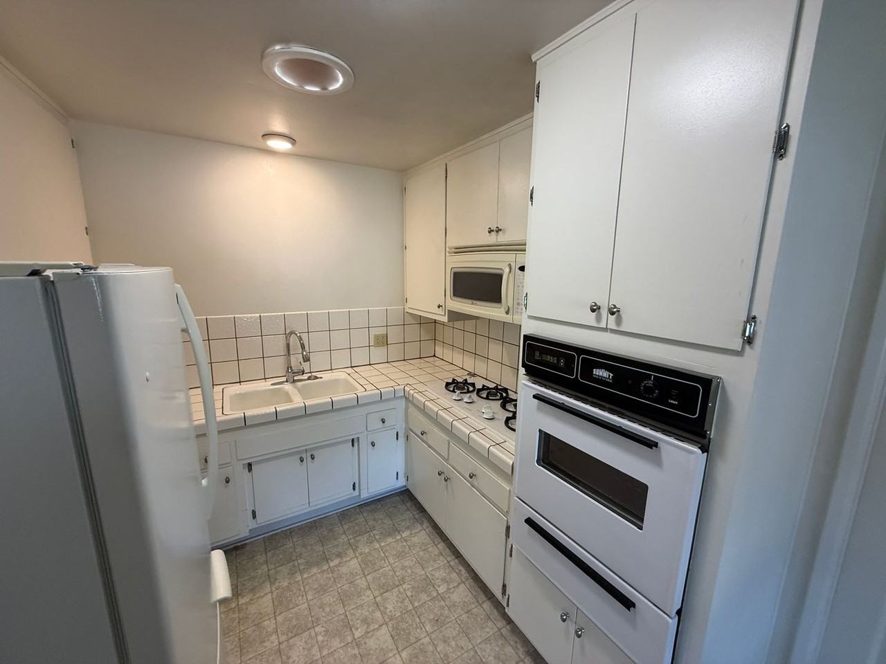 19021 Avenue Of The Oaks - Photo 4 of 21