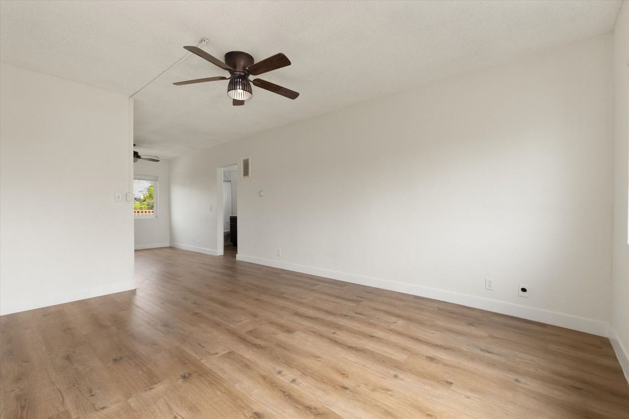3925 Barrett Rd - Photo 4 of 23
