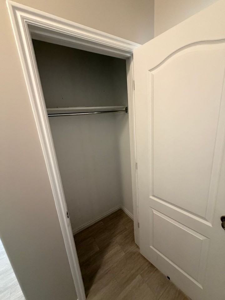 977 Chelsea Ln - Photo 6 of 32