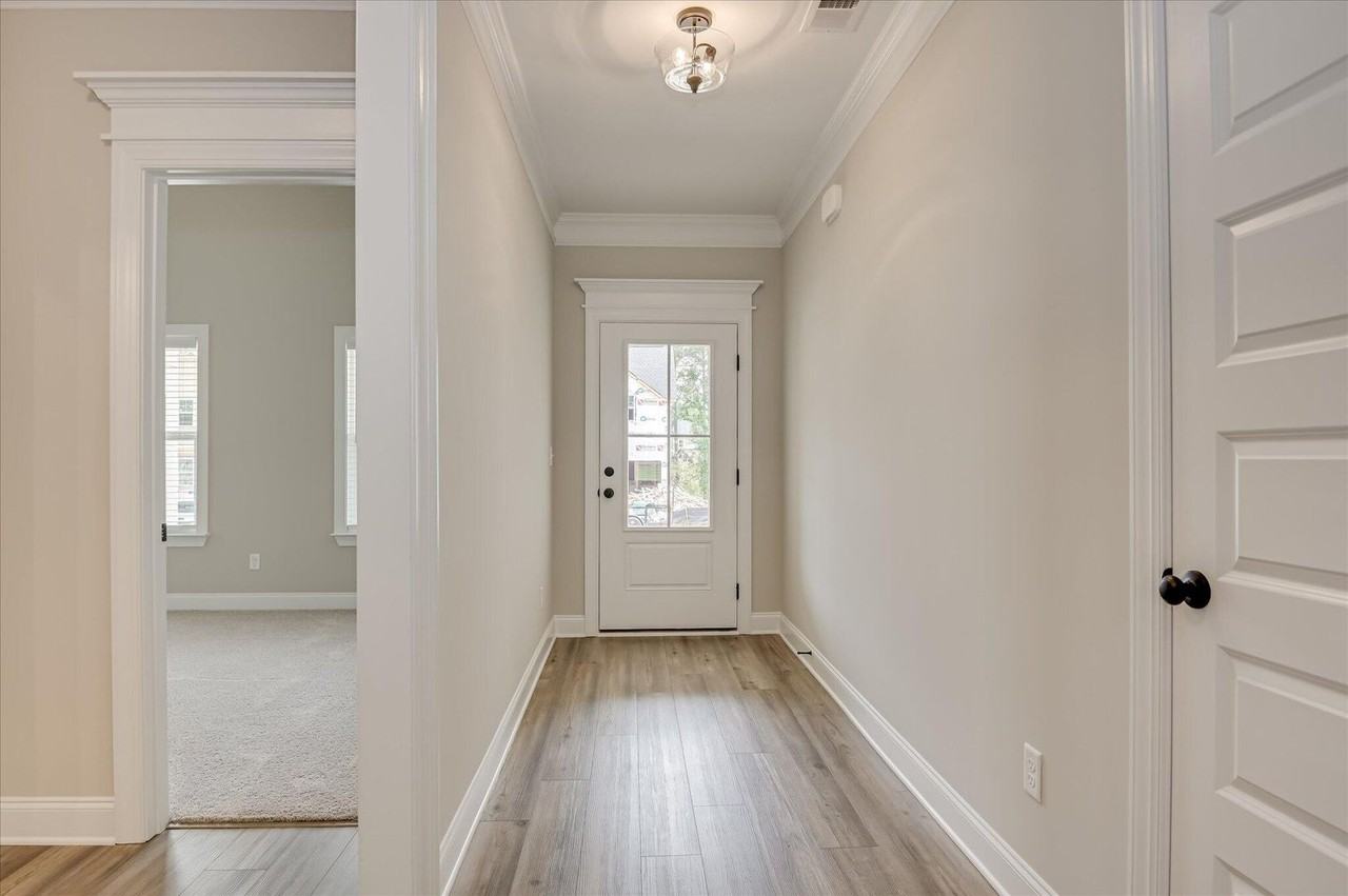 136 Tanager Ln - Photo 5 of 37