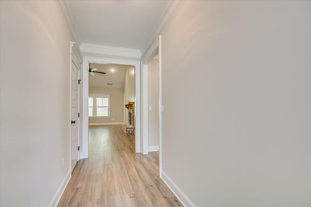 136 Tanager Ln - Photo 6 of 37