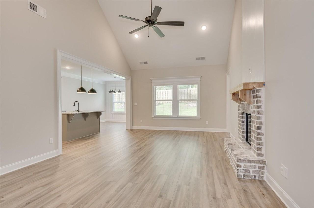 136 Tanager Ln - Photo 7 of 37