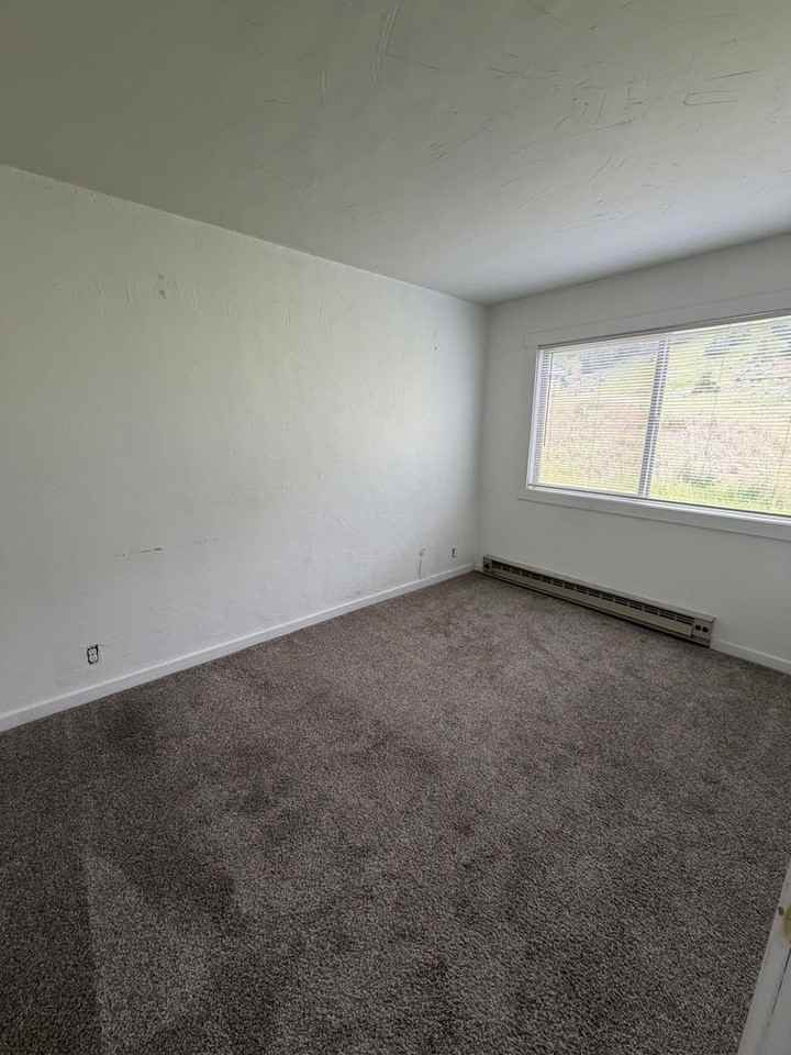 2095 Little Coyote Rd - Photo 6 of 14