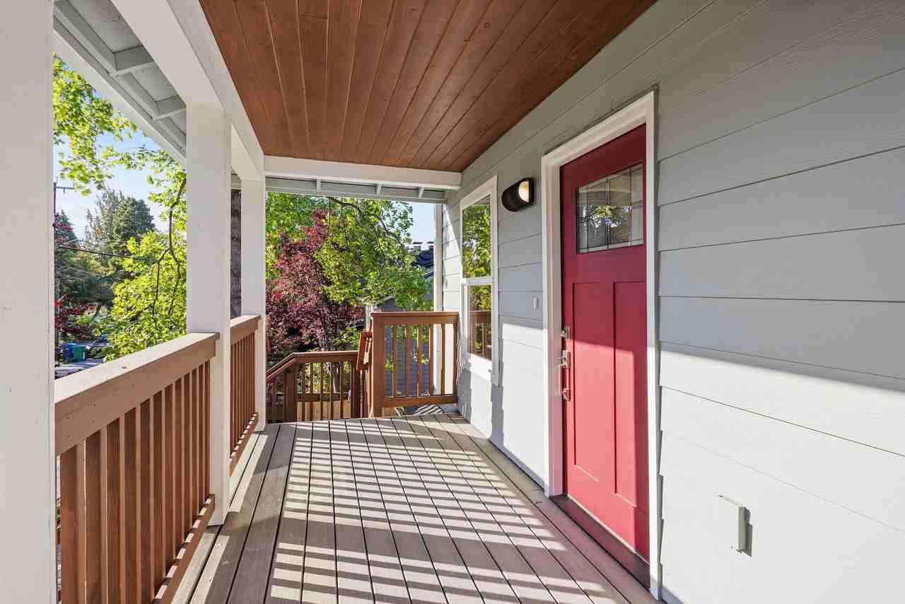 9547 Wallingford Ave N - Photo 2 of 46