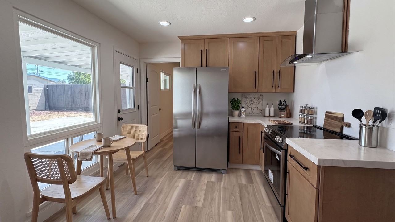 2748 Eastgate Ave - Photo 5 of 15