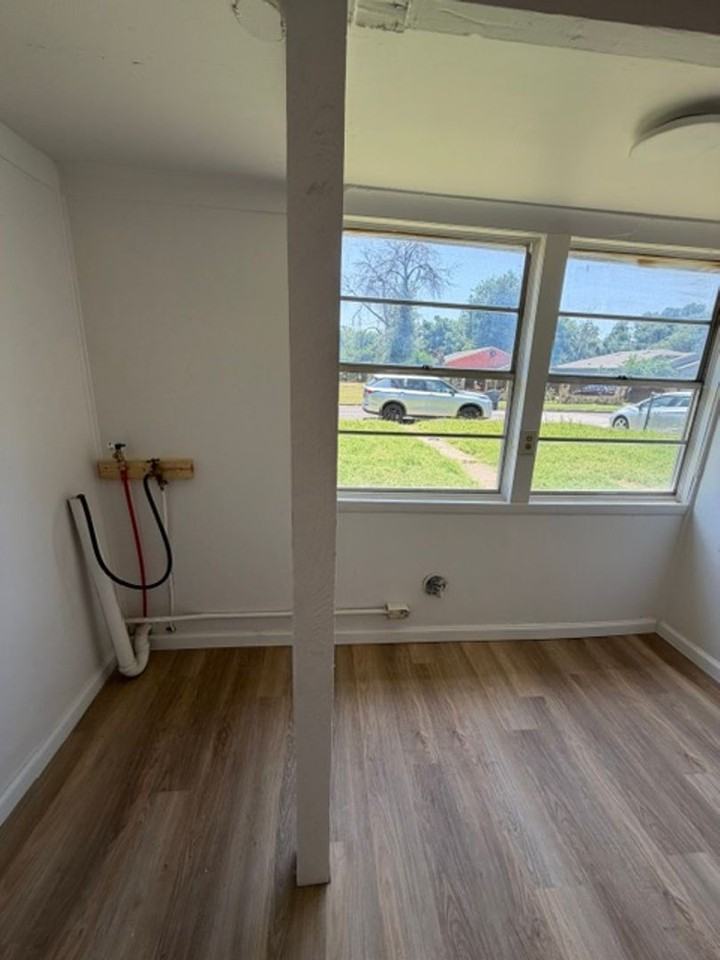 540 Dunbar St - Photo 7 of 8