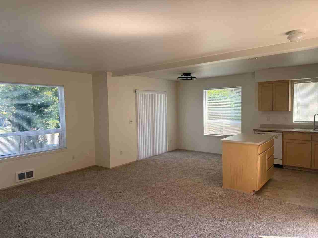 3208 Rockefeller Ave - Photo 3 of 17