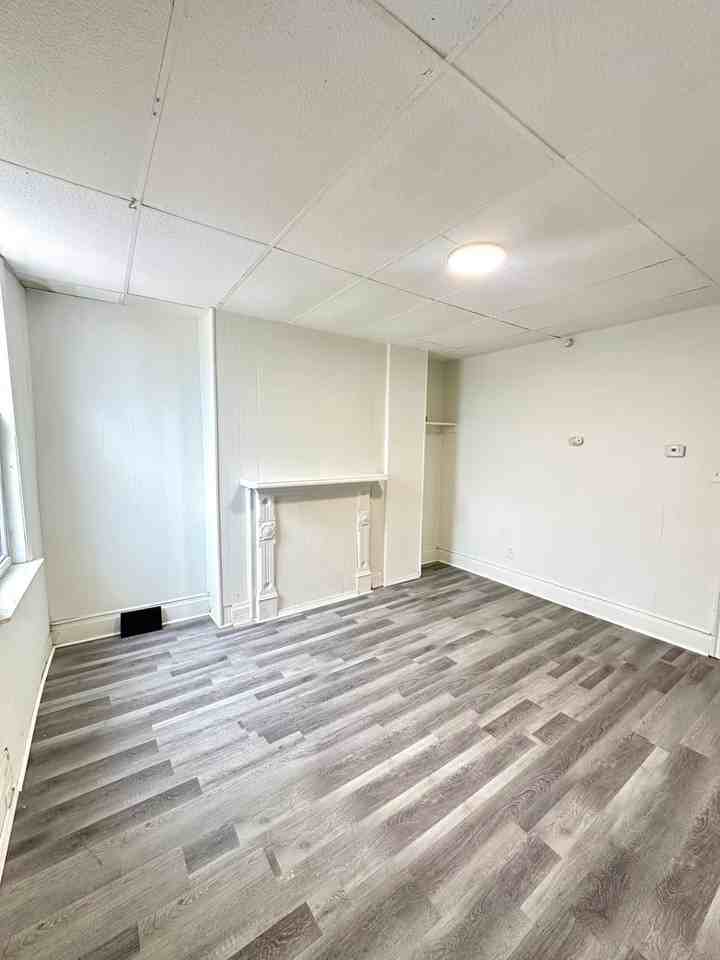 245 Ella St - Photo 3 of 10